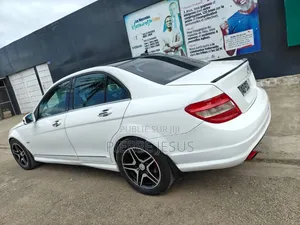 Mercedes-Benz C300 Luxury Sedan AWD (3.0L 6cyl 7A) 2009 Blanc
