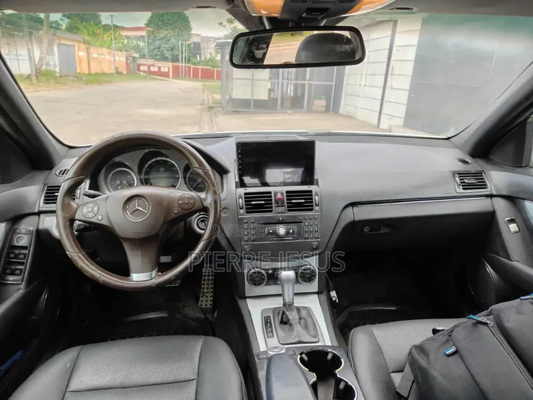 Mercedes-Benz C300 Luxury Sedan AWD (3.0L 6cyl 7A) 2009 Blanc