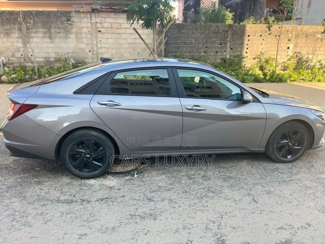 Hyundai Elantra Limited 2023 Argenté