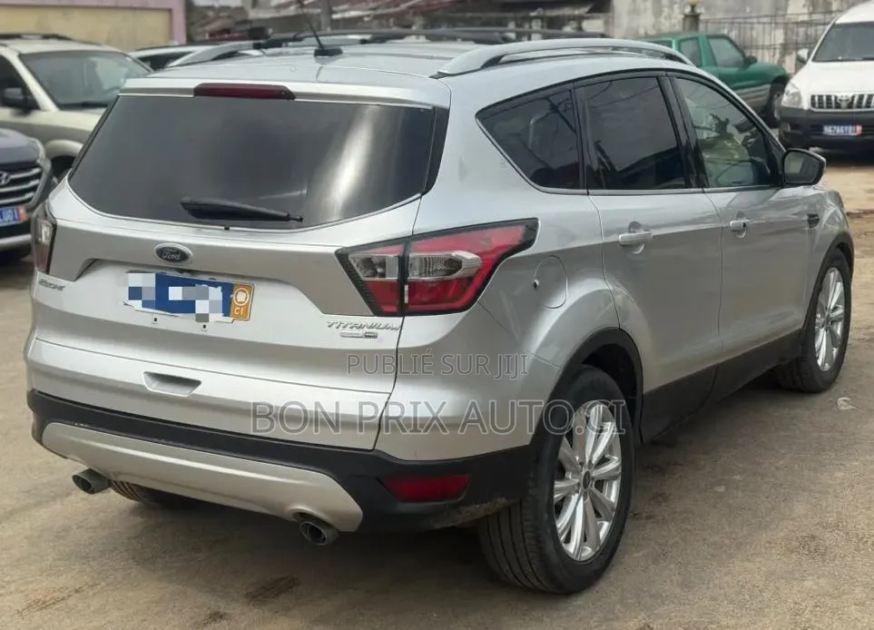 Ford Escape S FWD 2019 Gris