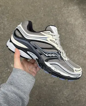 Baskets Saucony ProGrid Omni 9