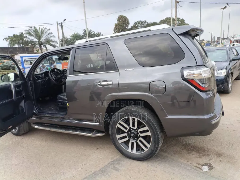 Toyota Fortuner 2018 Gris