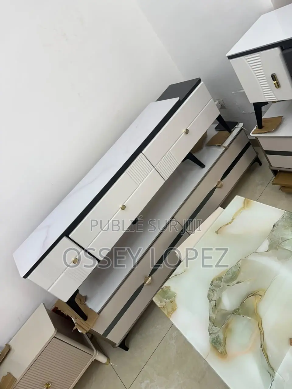 Meubles TV Design 140cm Et 160cm - Marbre Blanc Bleu Marine