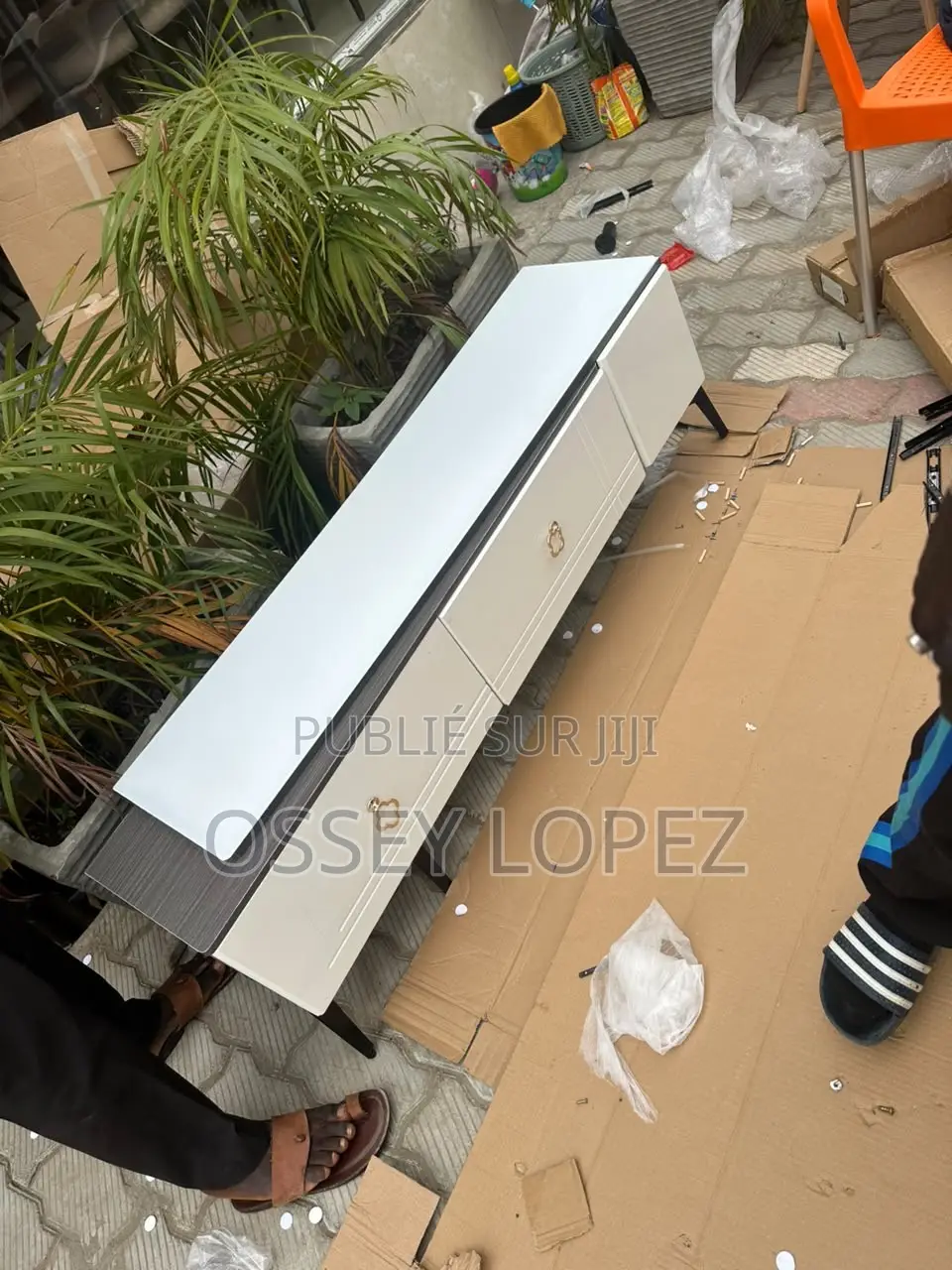 Meubles TV Design 140cm Et 160cm - Marbre Blanc Bleu Marine