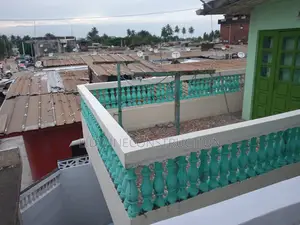 9chbre Duplex dans Ik Immobilier, Port-Bouët à Vendre