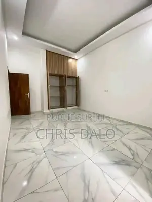 2chbre Appartement dans Achy, Cocody à Louer