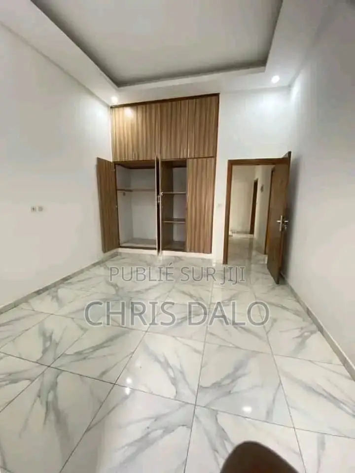 2chbre Appartement dans Achy, Cocody à Louer