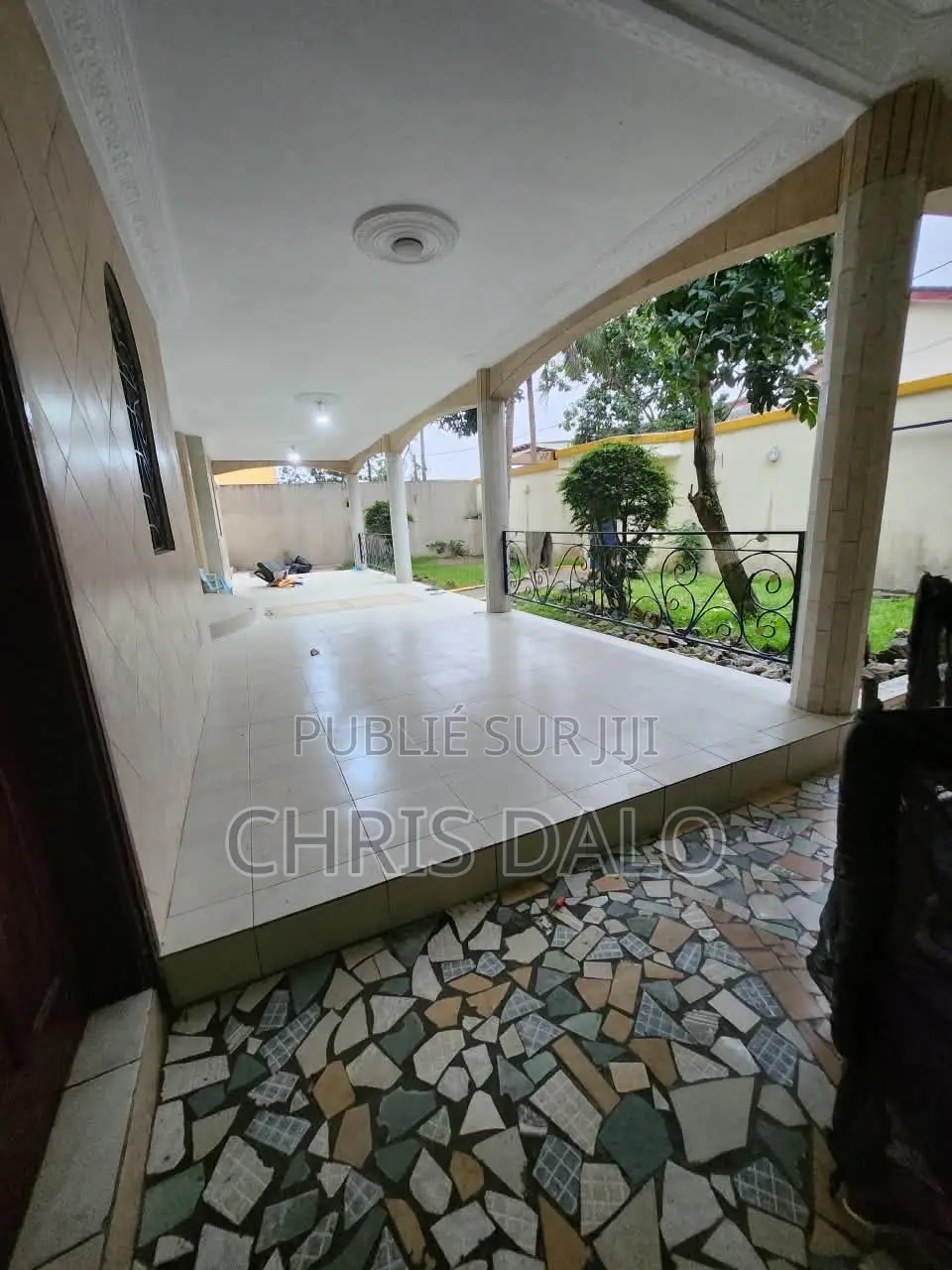 6chbre Duplex dans Achy, Cocody à Louer