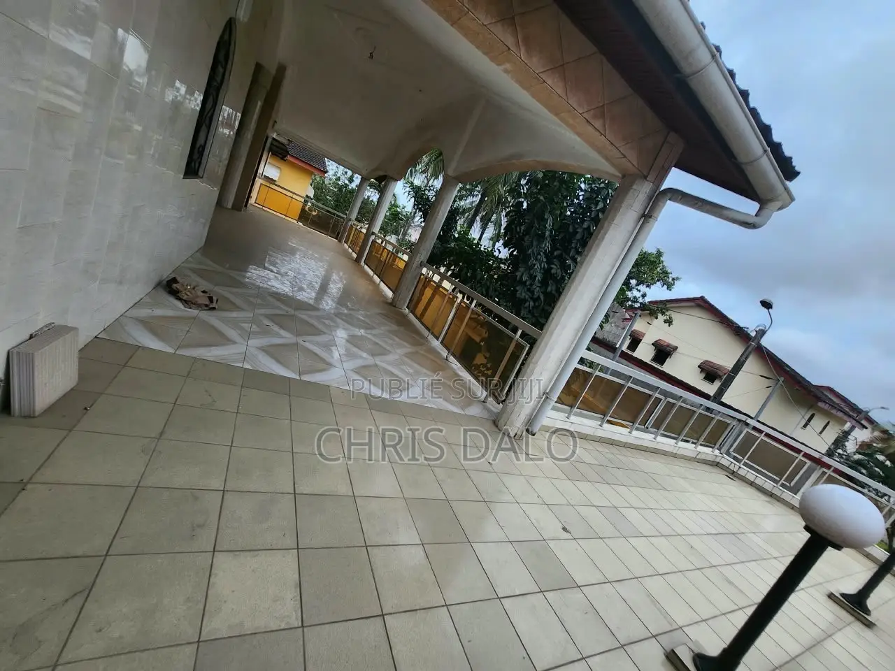 6chbre Duplex dans Achy, Cocody à Louer