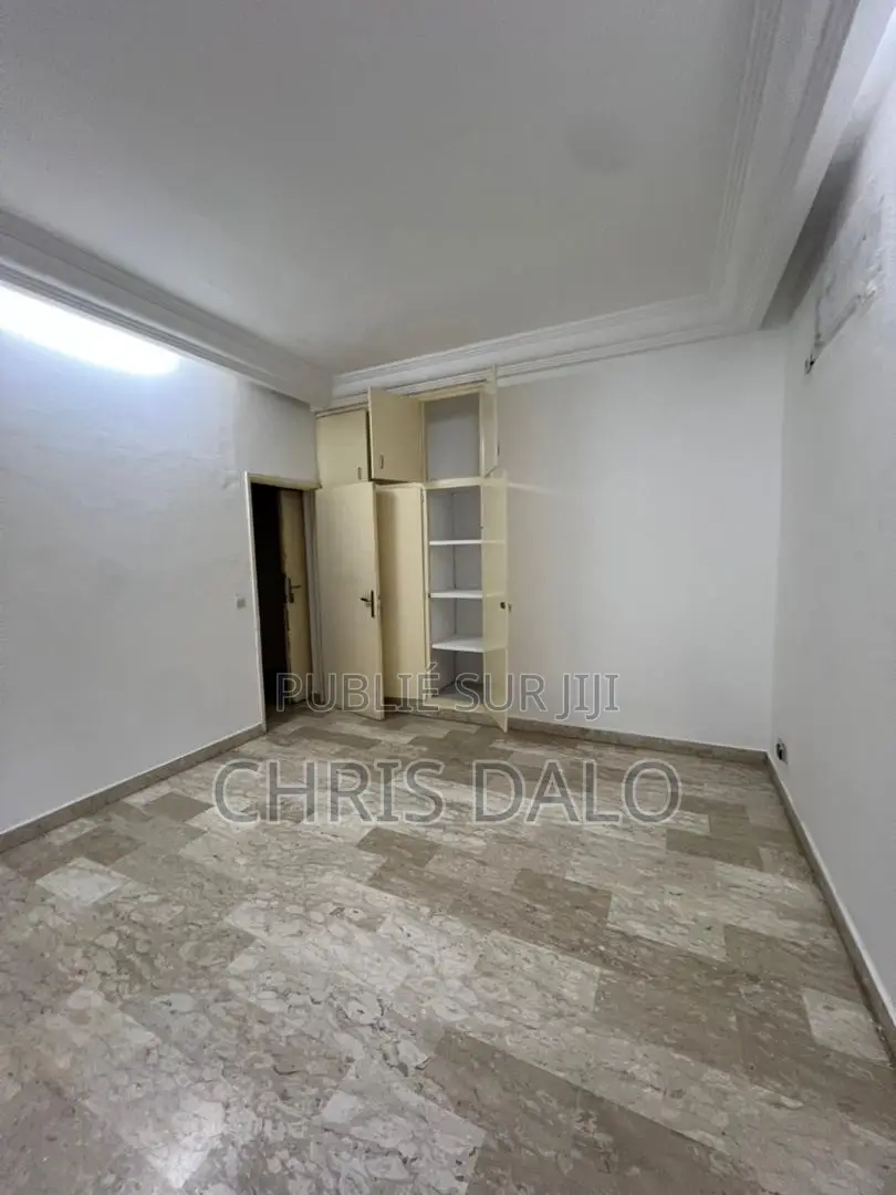 4chbre Villa dans Achy, Cocody à Louer