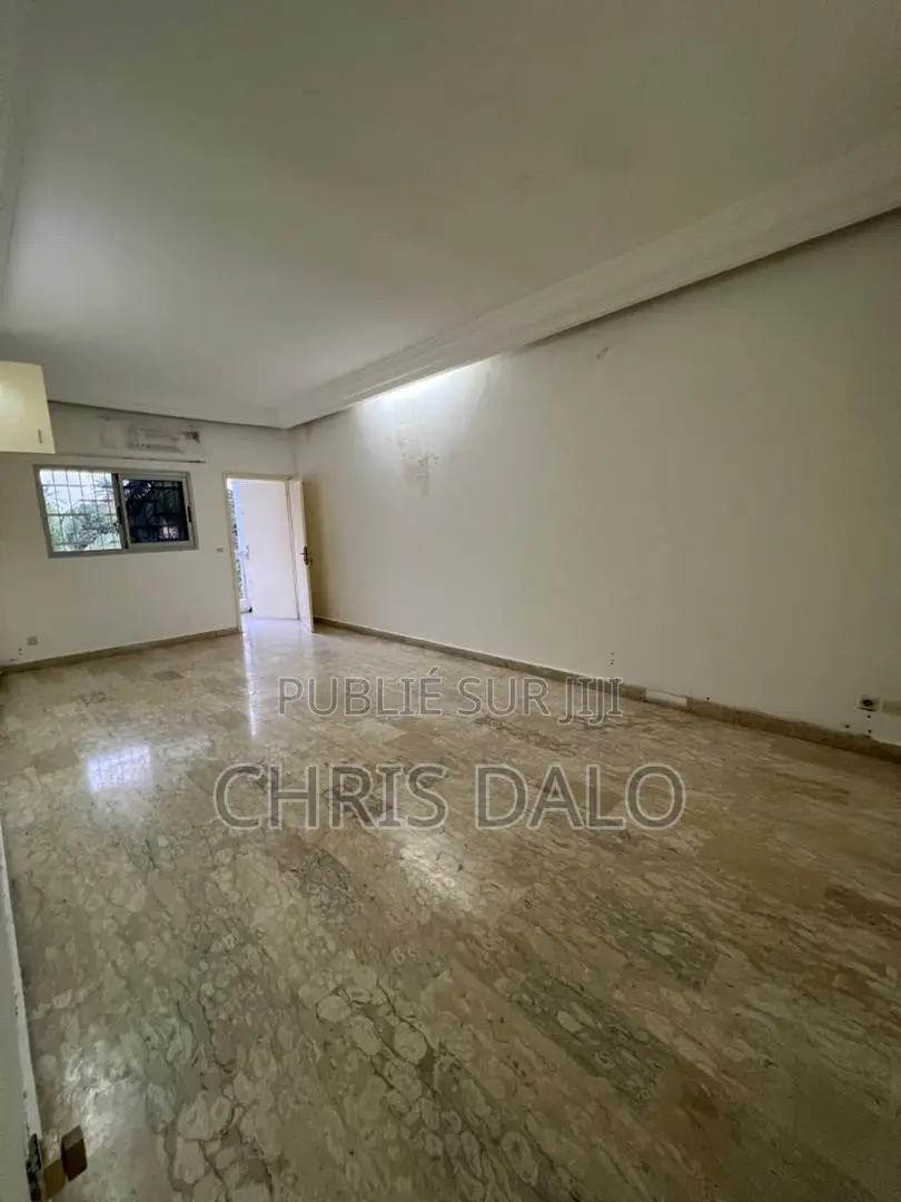 4chbre Villa dans Achy, Cocody à Louer
