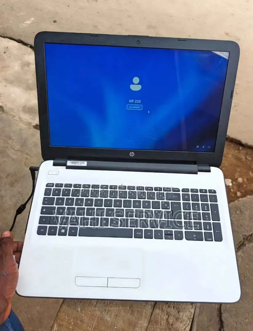 Nouveau HP 200 G4 22 All-in-One 64GB Intel Core i9 HDD 512GB