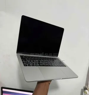 Nouveau Apple Mac Pro M2 Ultra 64GB Intel Core i9 HDD 512GB