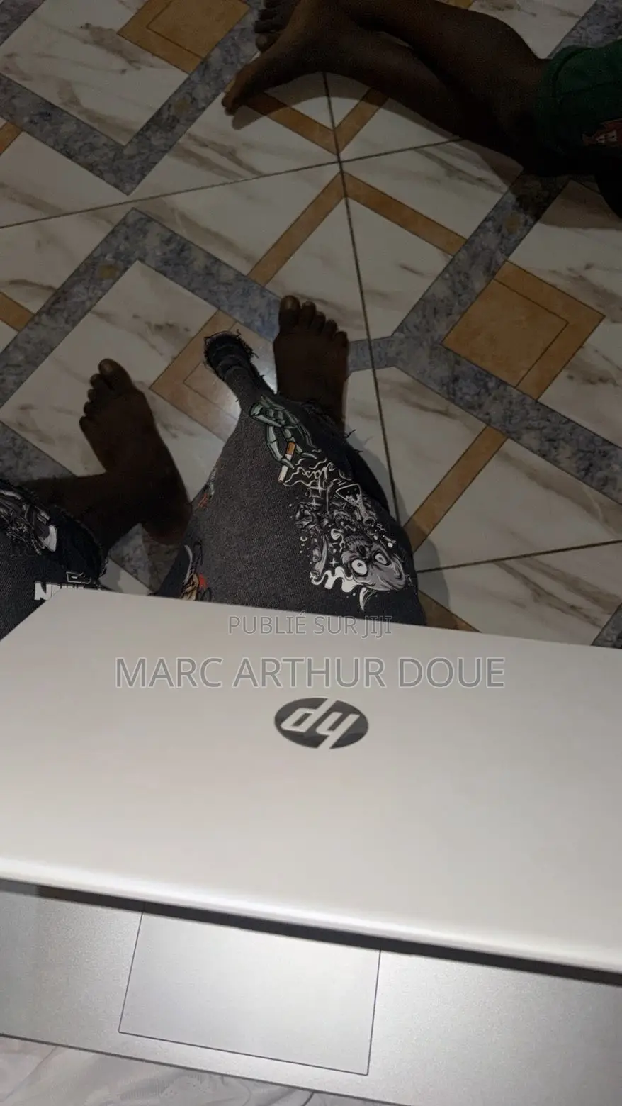 Nouveau Ordinateur portable HP 15 4GB Intel SSD 256GB