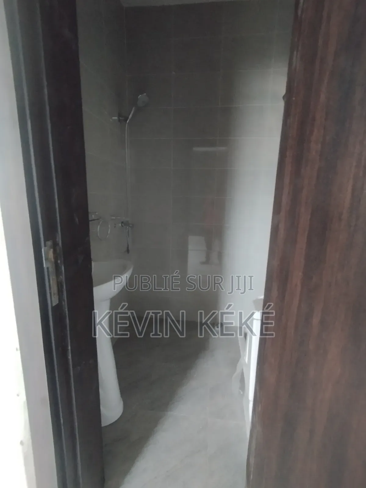 2chbre Blocs d'appartements dans Grâces Immobilier, Bingerville à Louer