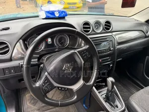 Suzuki Vitara 2021 Bleu