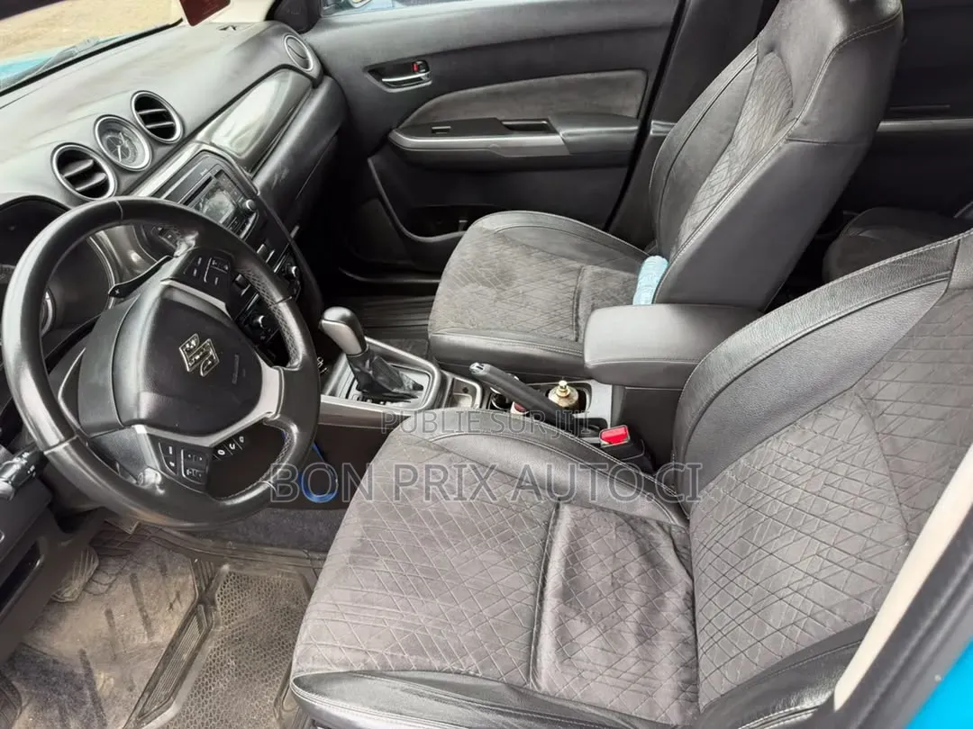 Suzuki Vitara 2021 Bleu