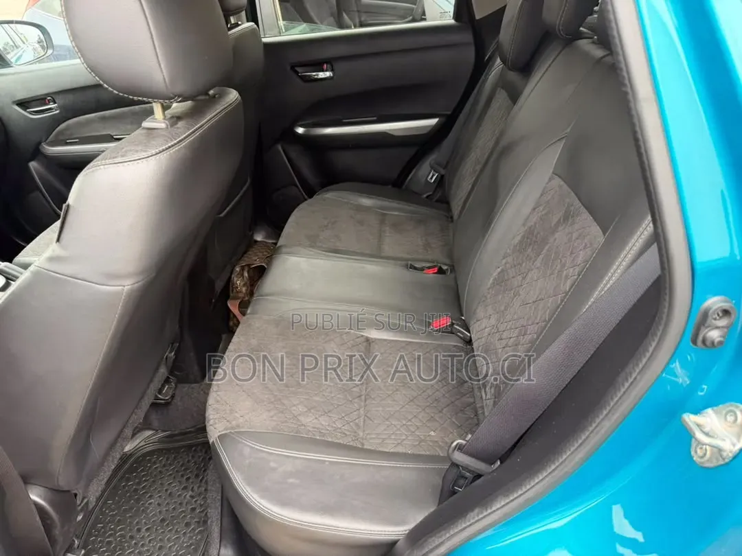 Suzuki Vitara 2021 Bleu