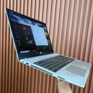 Nouveau HP EliteBook 840 G7 16GB Intel Xeon HDD+SSD 256GB