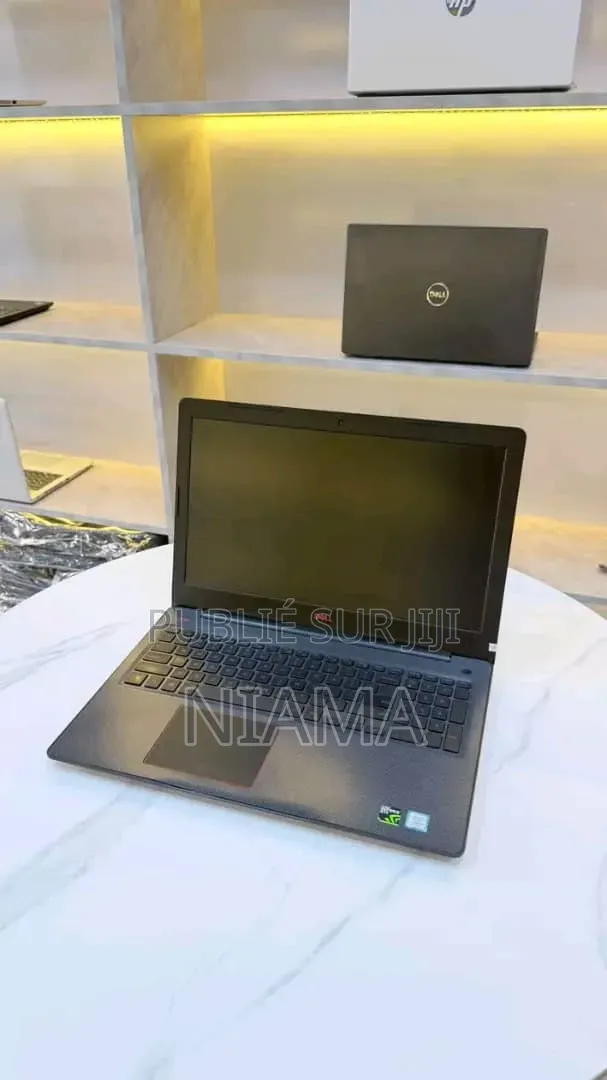 Nouveau Dell G3 17 3779 16GB Intel Core i7 SSD 512GB