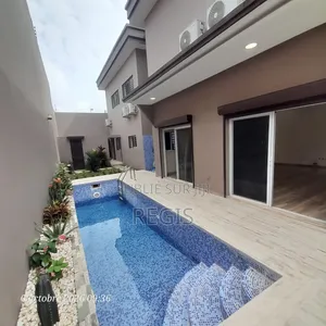 4chbre Duplex dans Regis, Cocody à Louer