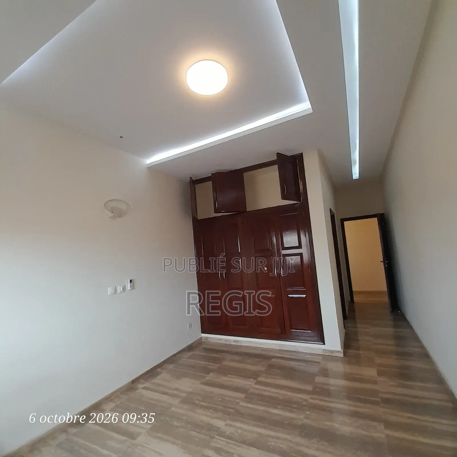 4chbre Duplex dans Regis, Cocody à Louer