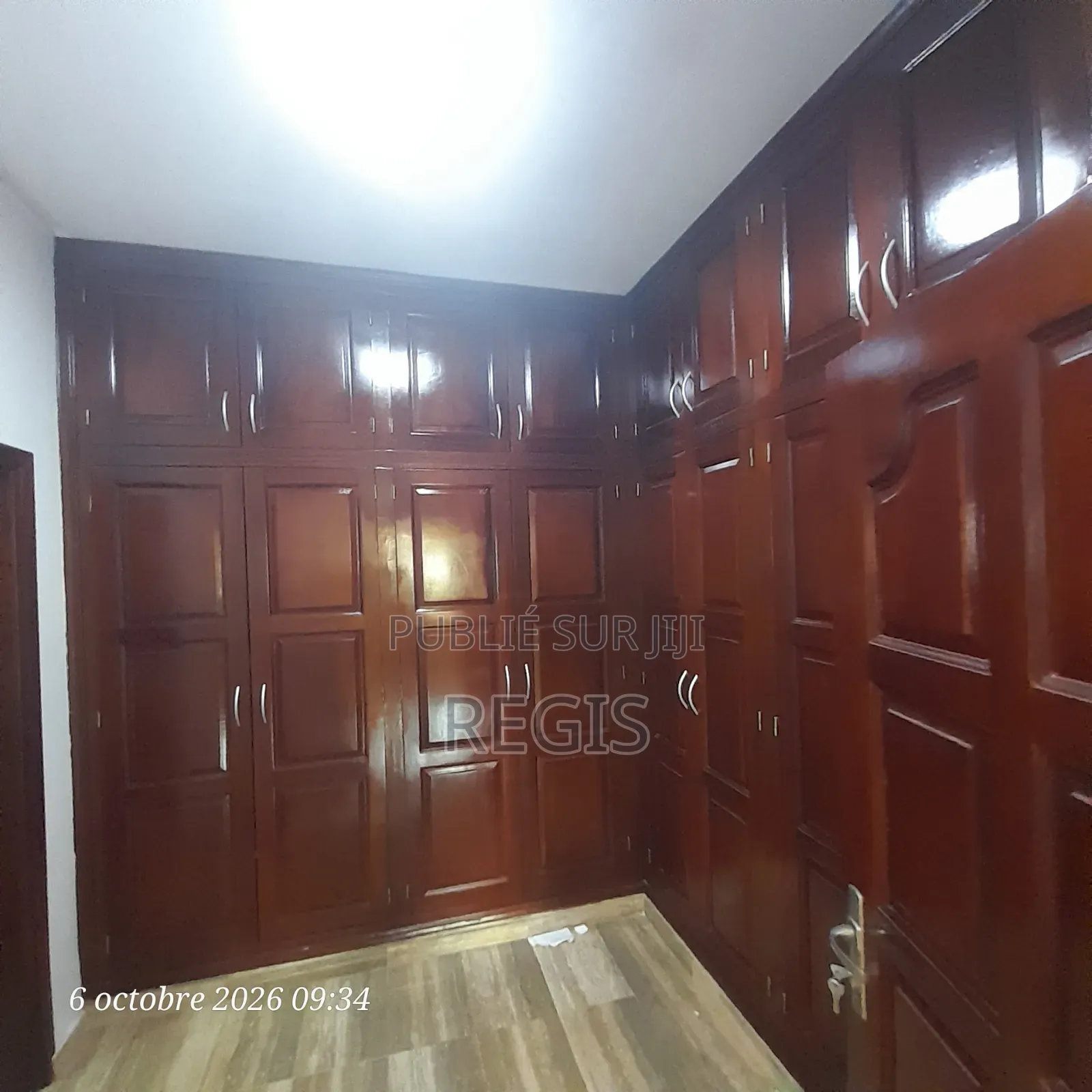 4chbre Duplex dans Regis, Cocody à Louer