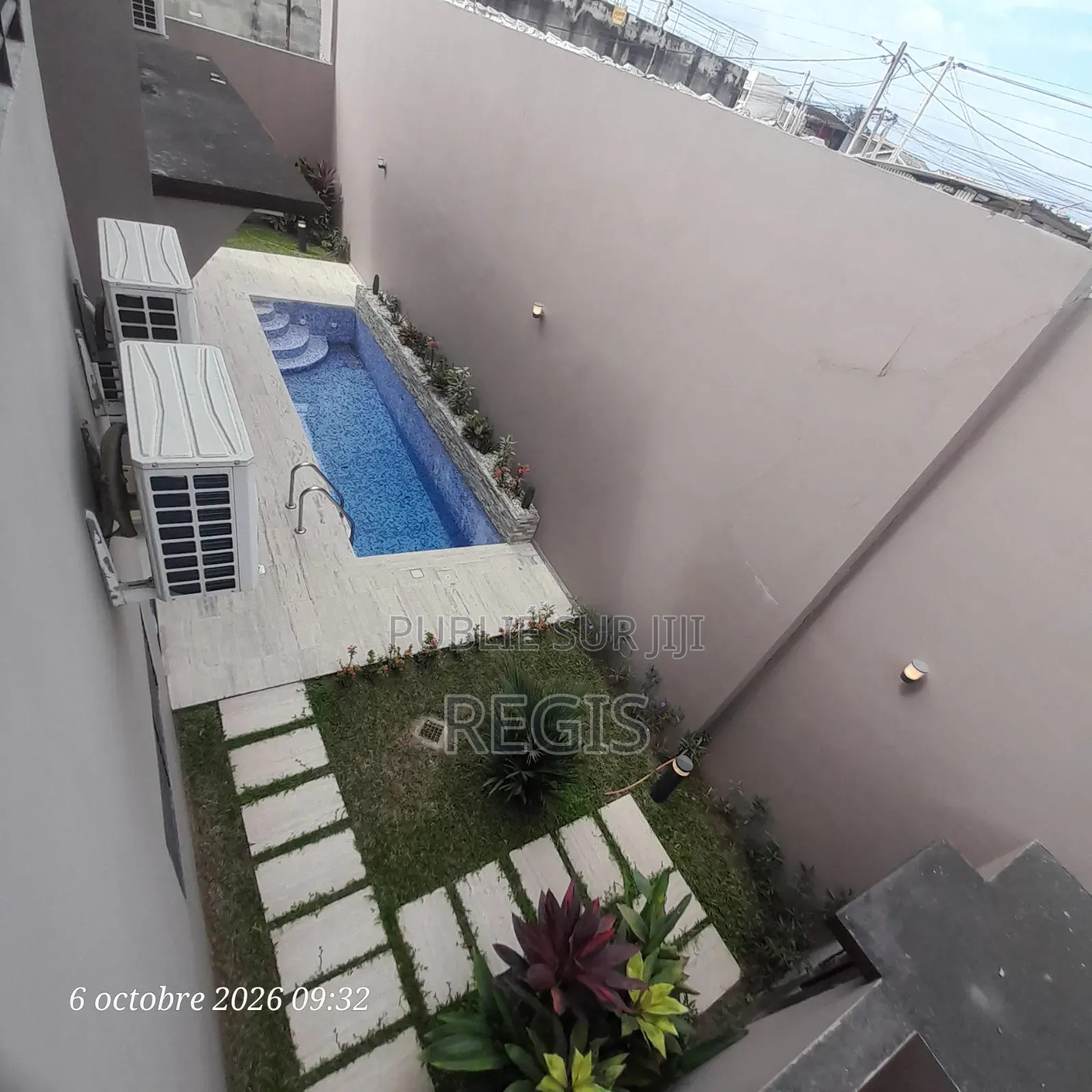 4chbre Duplex dans Regis, Cocody à Louer