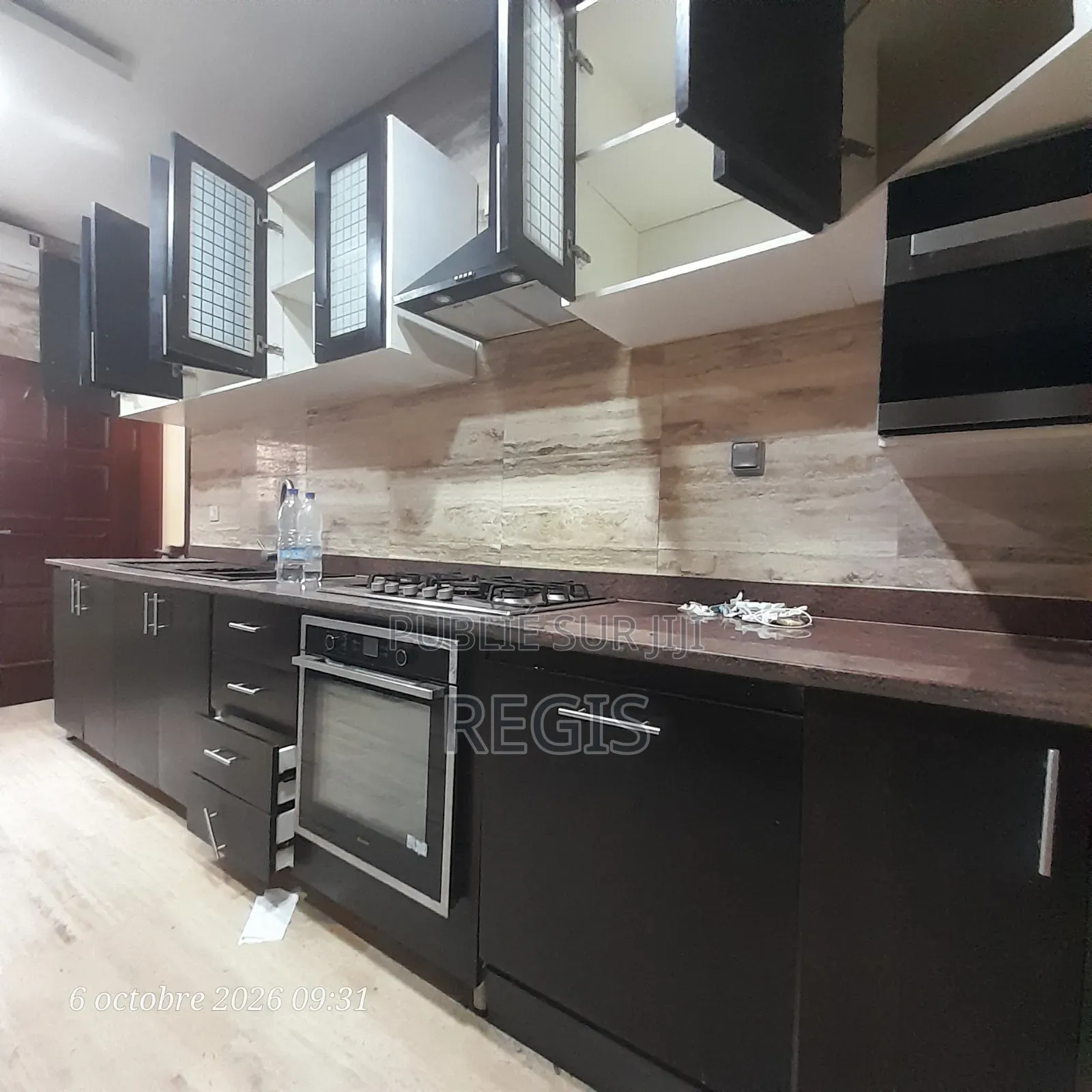 4chbre Duplex dans Regis, Cocody à Louer