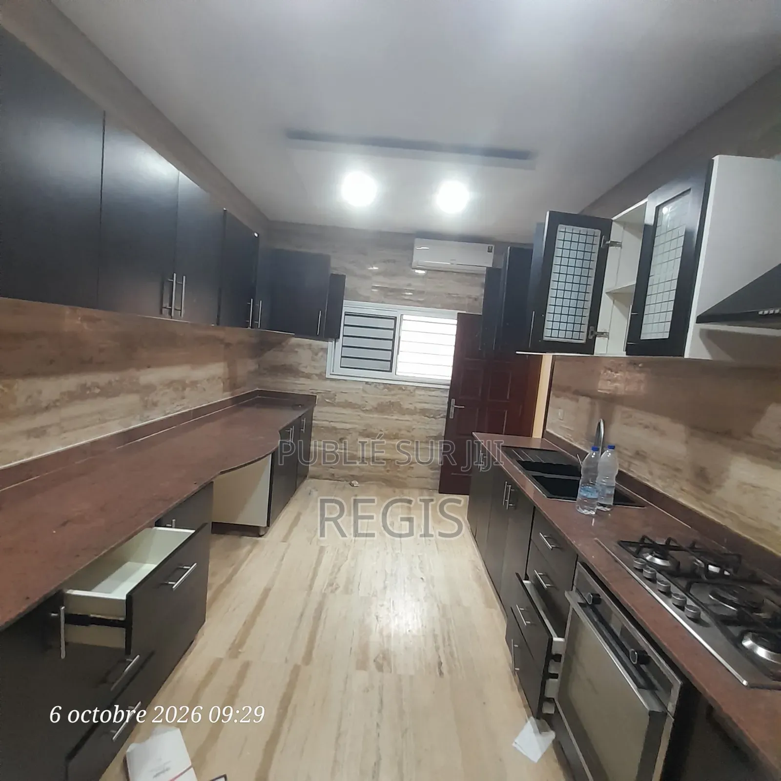 4chbre Duplex dans Regis, Cocody à Louer