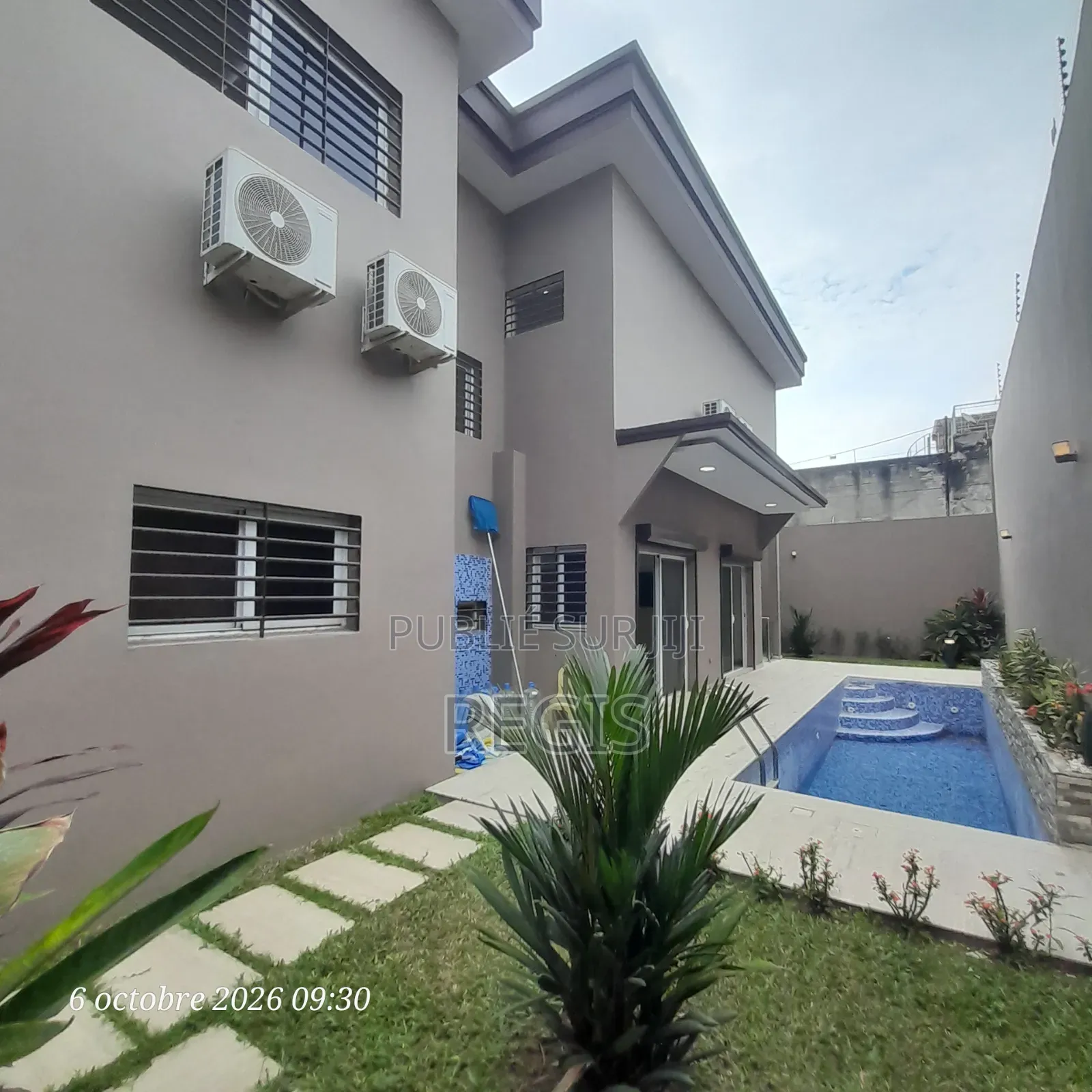 4chbre Duplex dans Regis, Cocody à Louer