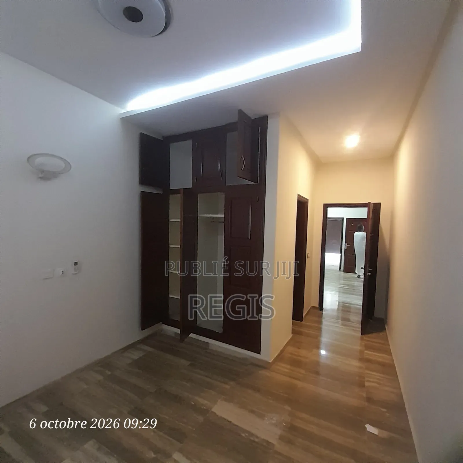 4chbre Duplex dans Regis, Cocody à Louer