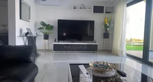 7chbre Villa dans Villa Triplex Haut, Cocody à Vendre