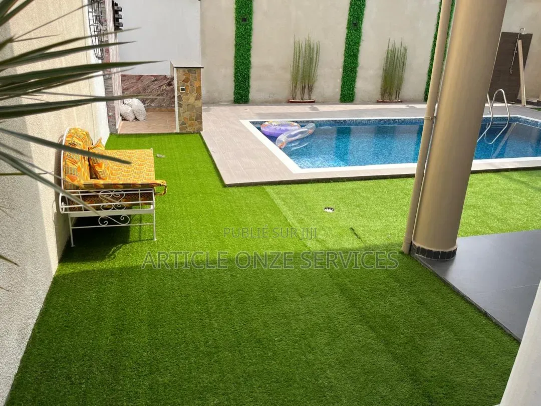 7chbre Villa dans Villa Triplex Haut, Cocody à Vendre