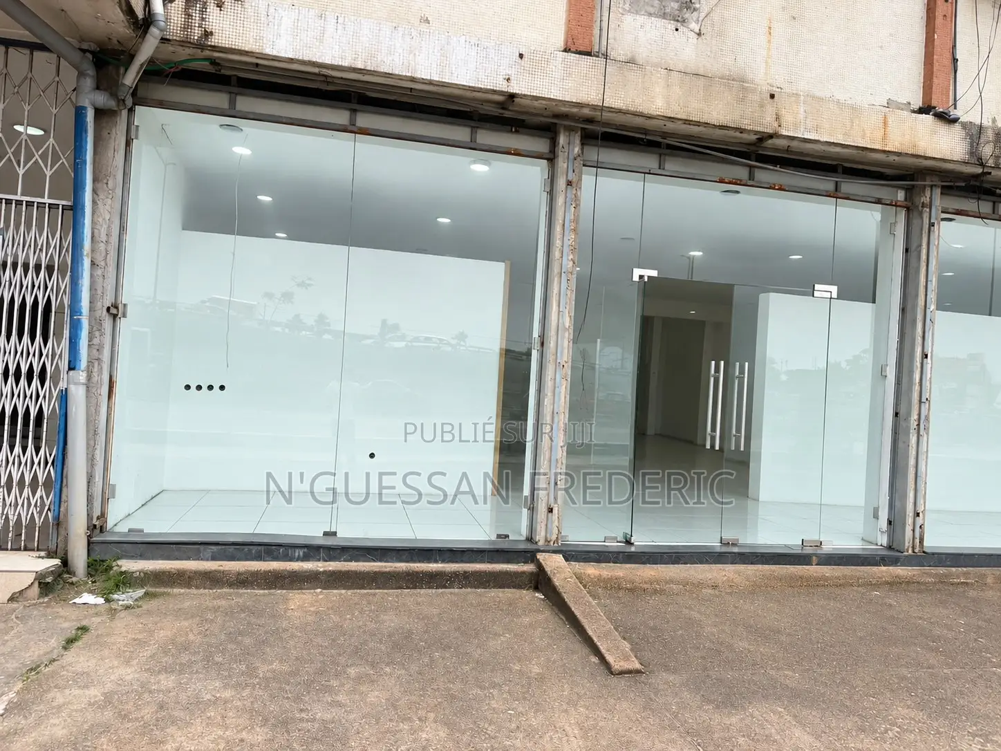 VGE Marcory Zone 4 Magasin De 230m2 À Céder