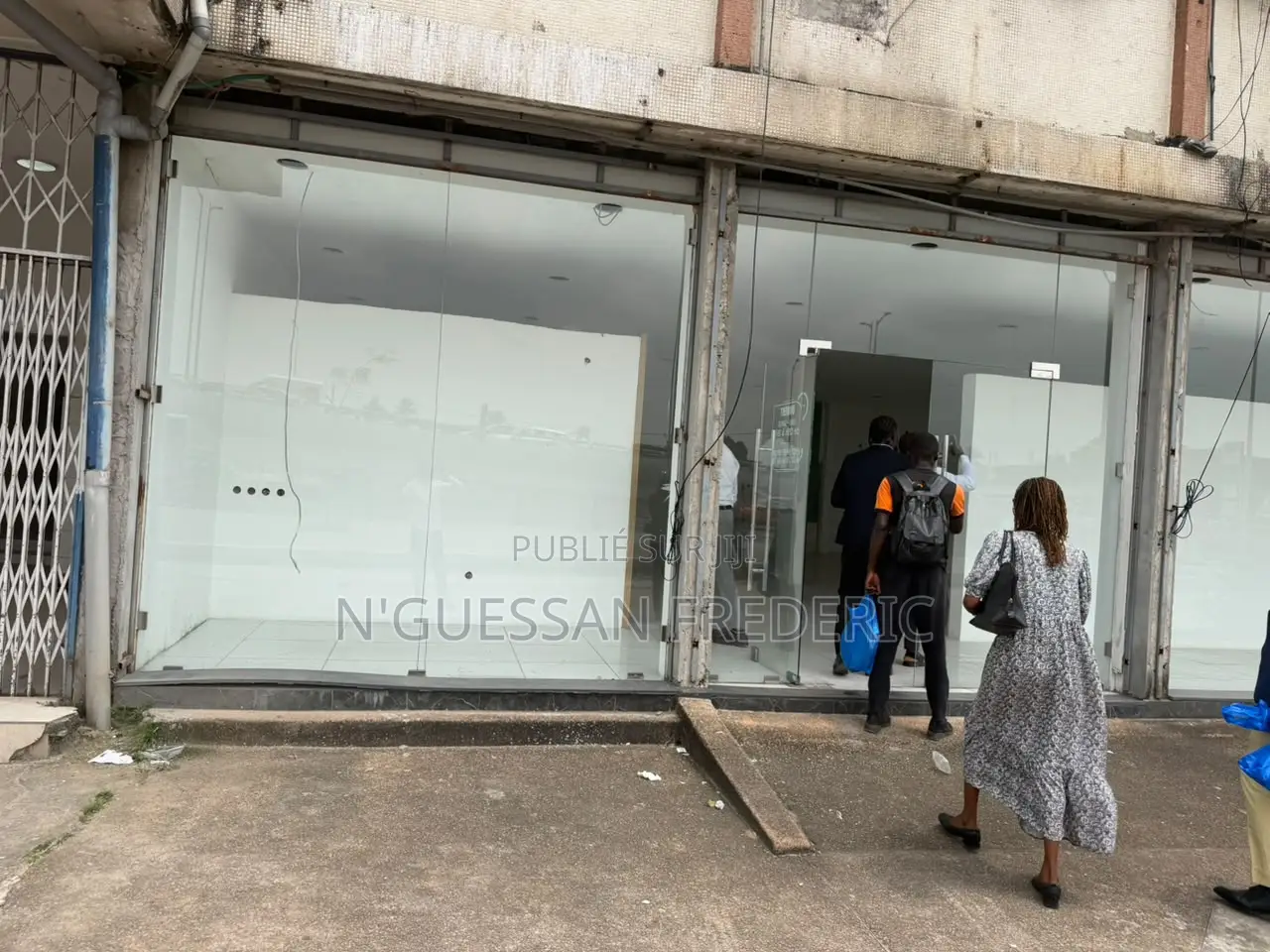 VGE Marcory Zone 4 Magasin De 230m2 À Céder
