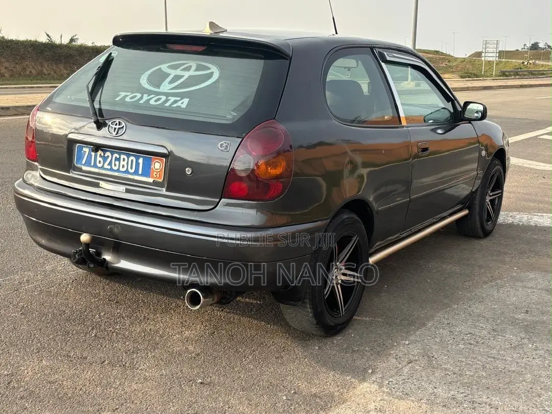 Toyota Corolla 2002 Noir
