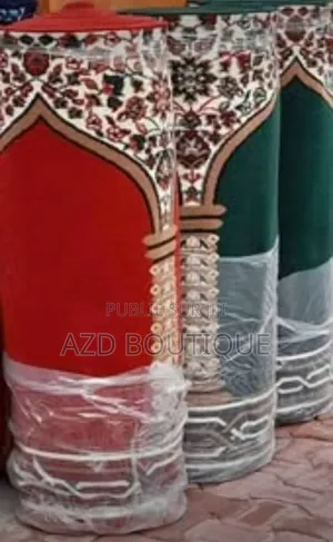 TAPIS DE PRIÈRE POUR MOSQUÉE ( Rouge,bleu,vert ) M2 Et Rouleau De 30m2