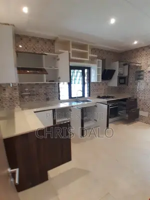 5chbre Duplex dans Mike, Bingerville à Louer
