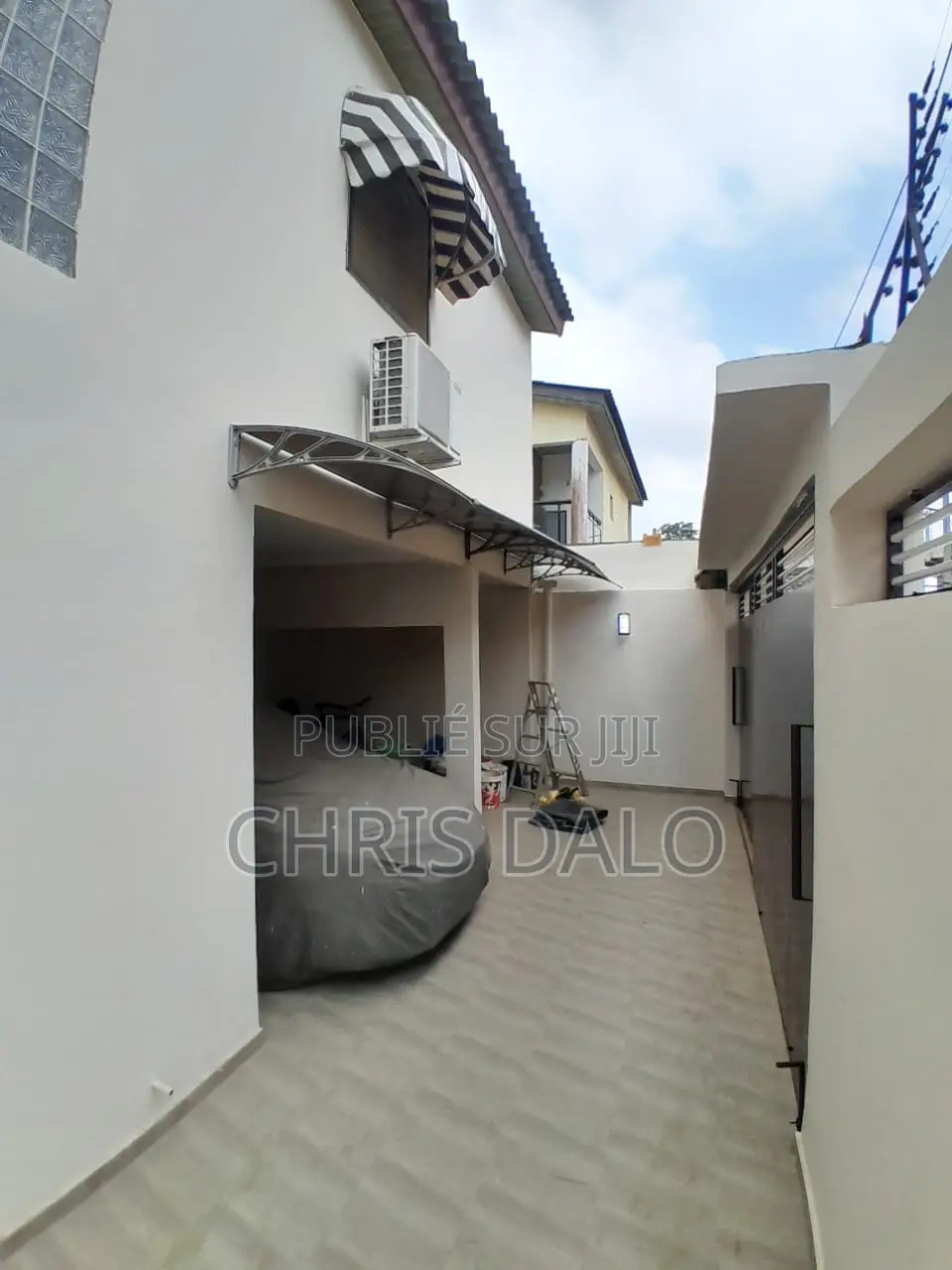 5chbre Duplex dans Mike, Bingerville à Louer