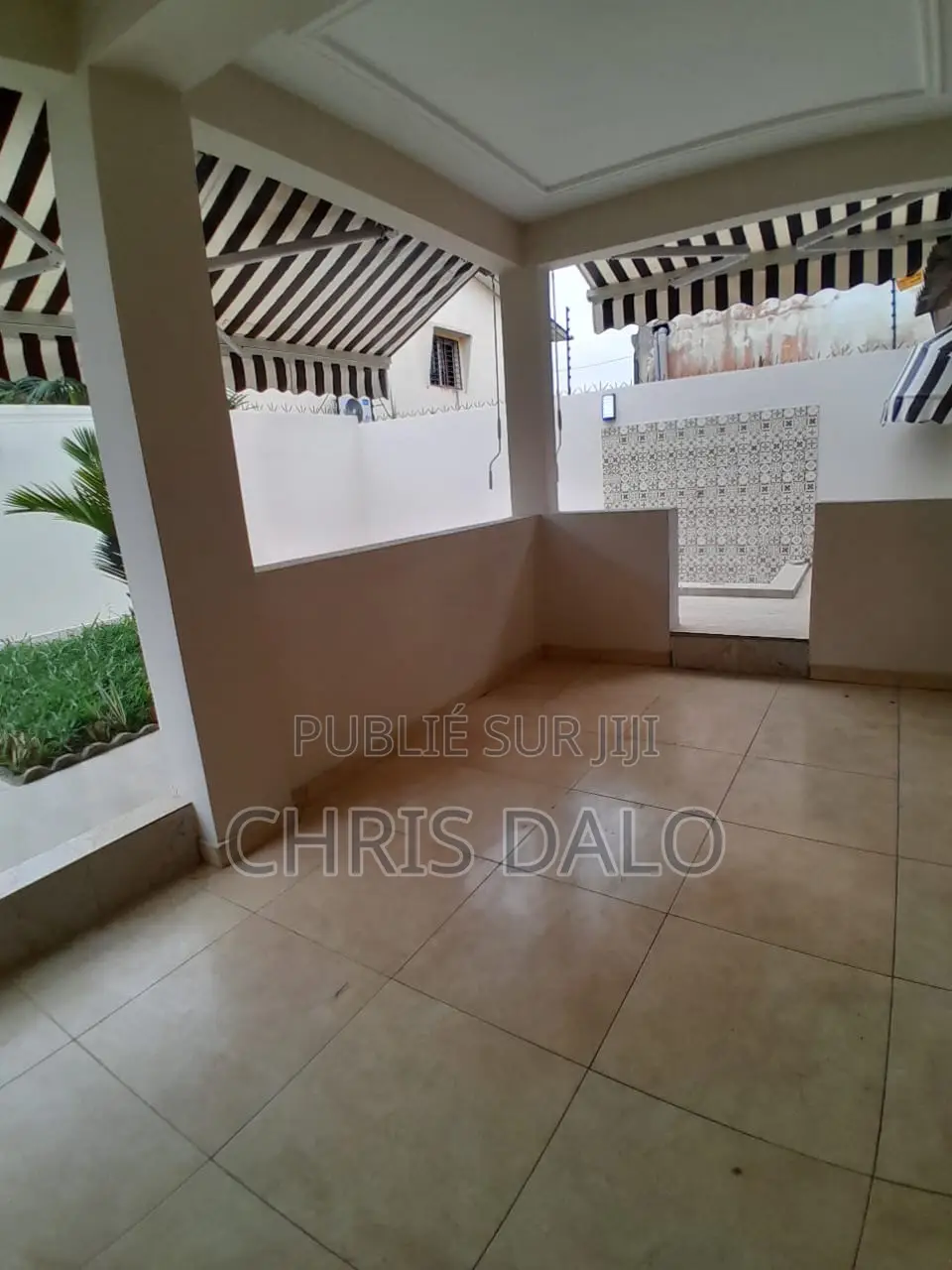 5chbre Duplex dans Mike, Bingerville à Louer