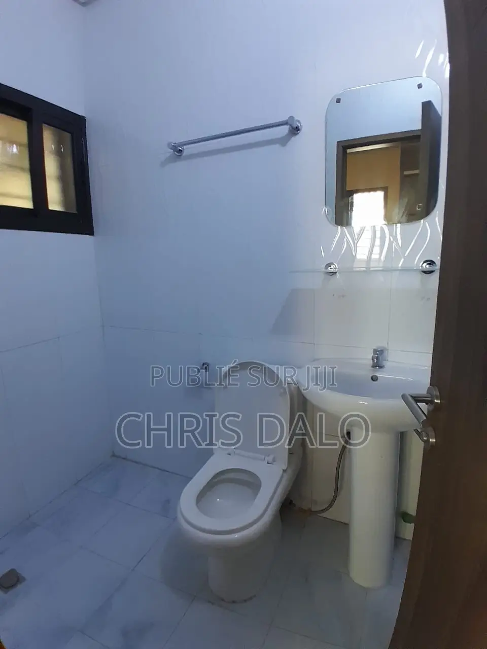 5chbre Duplex dans Mike, Bingerville à Louer