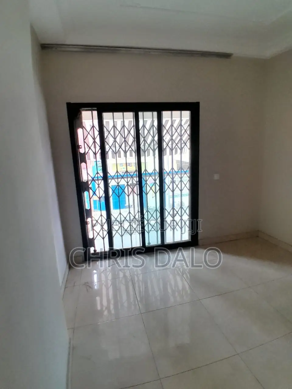 5chbre Duplex dans Mike, Bingerville à Louer
