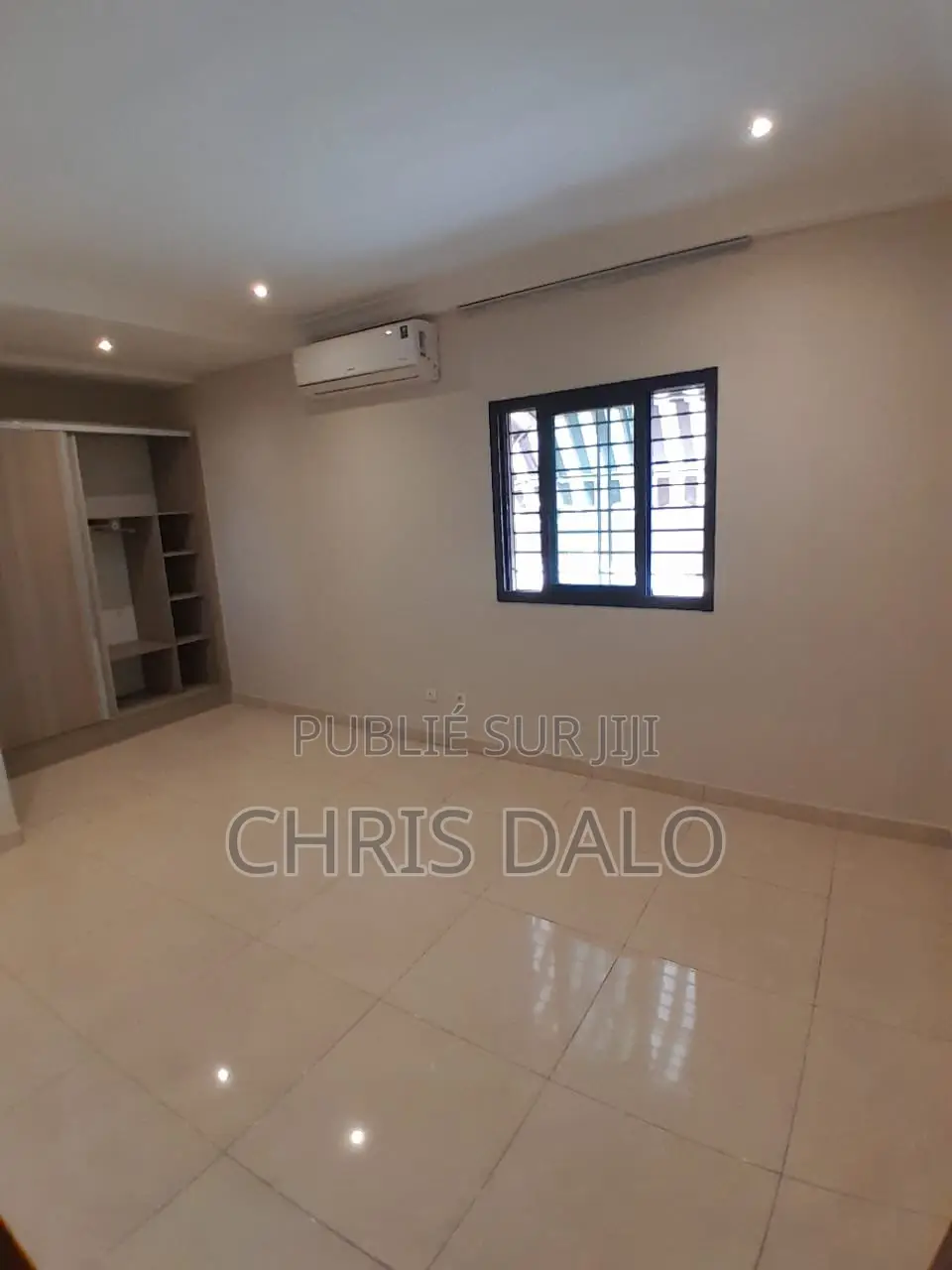5chbre Duplex dans Mike, Bingerville à Louer