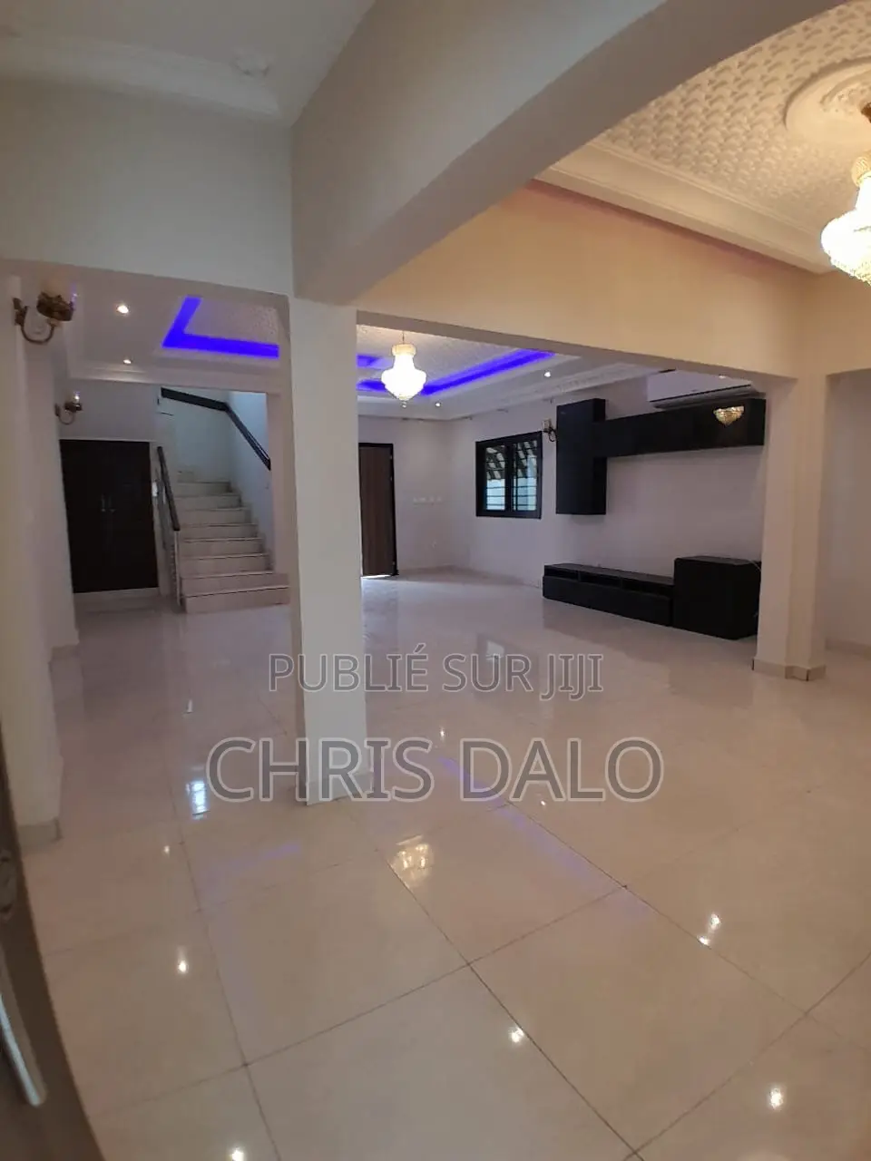 5chbre Duplex dans Mike, Bingerville à Louer