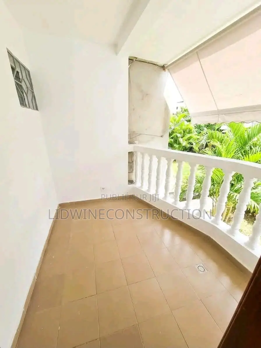 4chbre Duplex dans Cocody à Louer