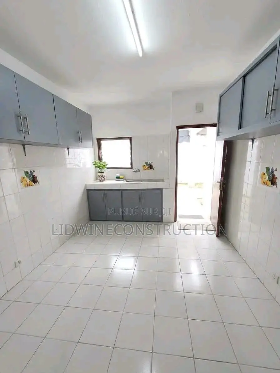 4chbre Duplex dans Cocody à Louer