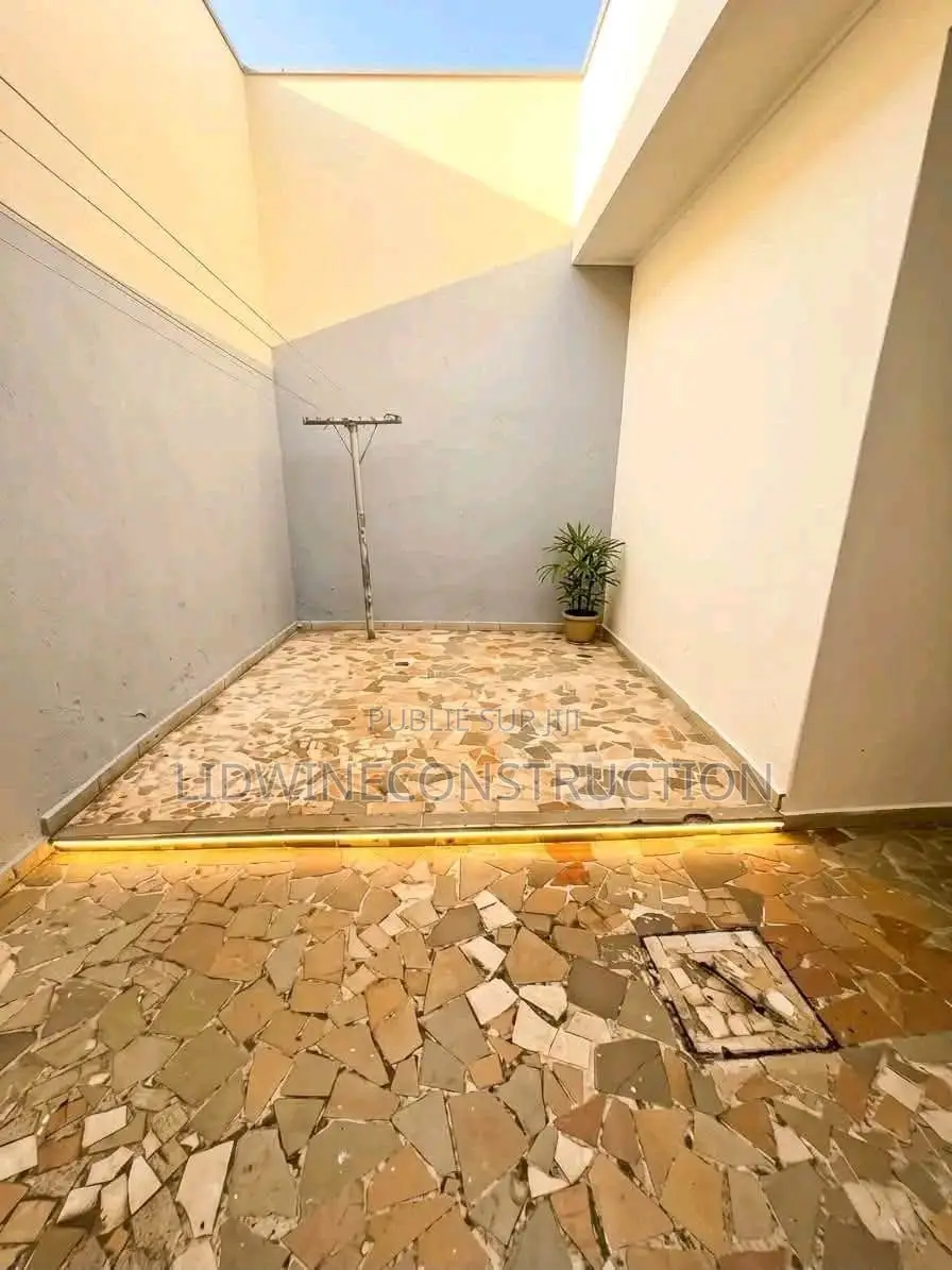4chbre Duplex dans Cocody à Louer