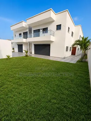 6chbre Duplex dans Cocody à Louer