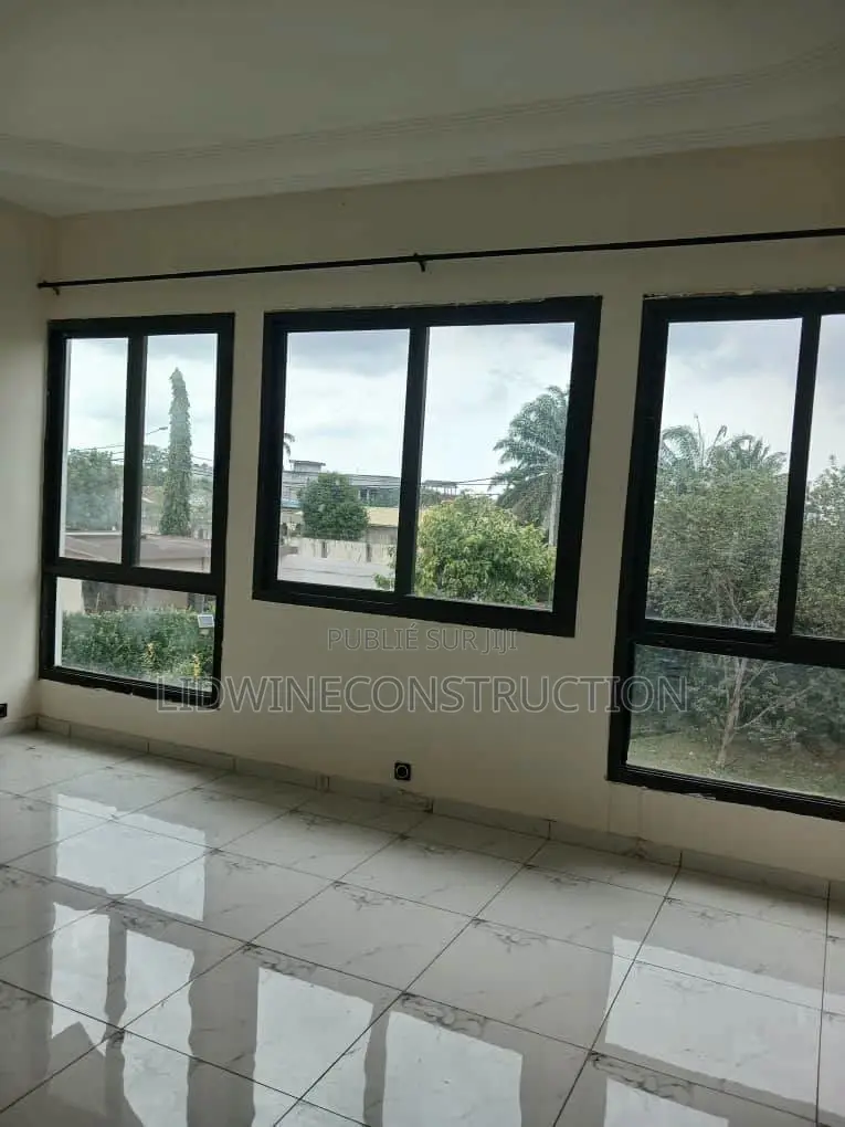 20chbre Duplex dans Le Plateau à Louer